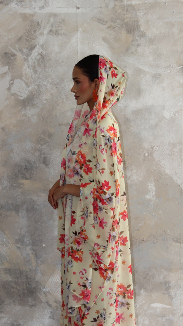 Sommer Butter Cream Printed Kimono and Scarf Set