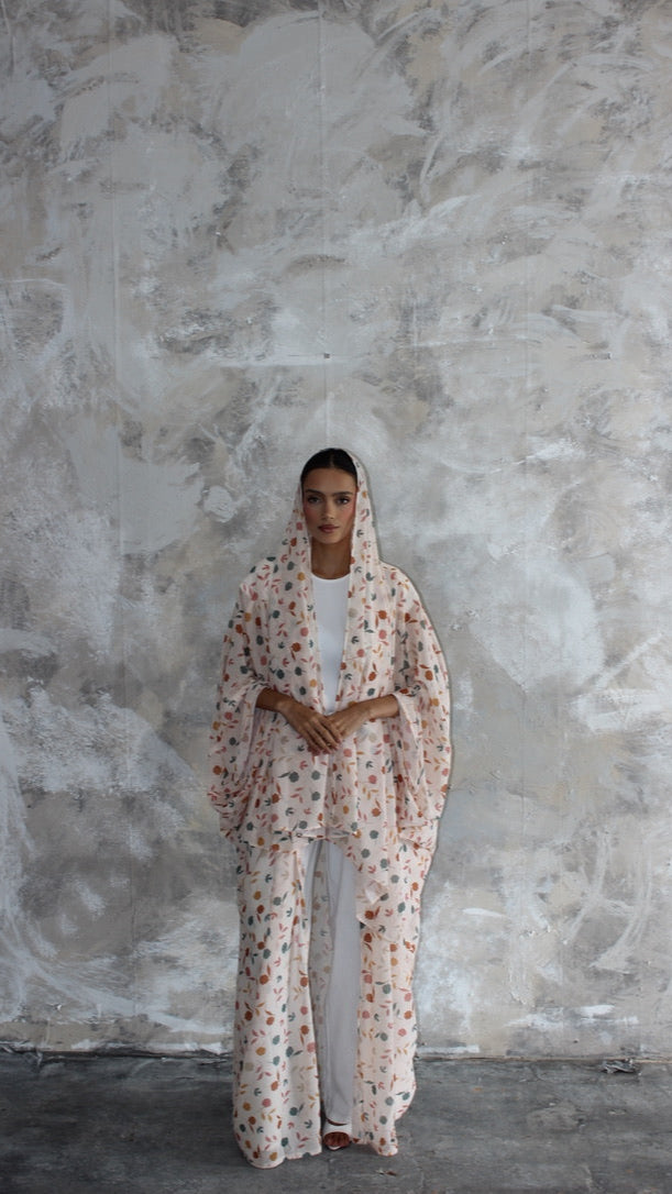 Sommer Bisque Printed Kimono and Scarf Set