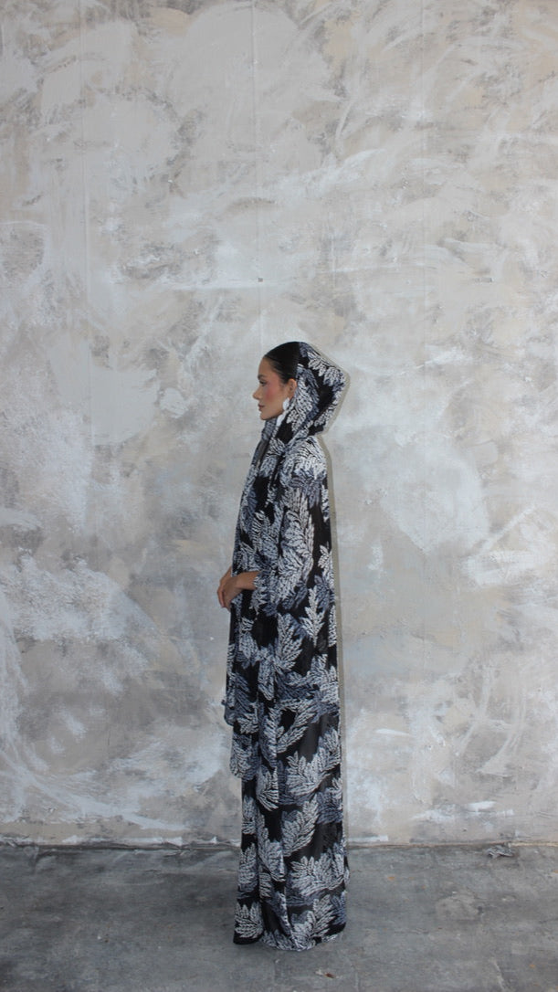 Sommer Dark Blue Print Kimono and Scarf Set